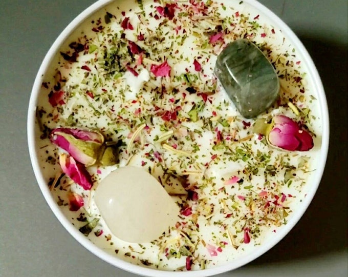 LIBRA ZODIAC CANDLE with Labradorite and Clear Quartz crystals, Pine and Frankincense Scented