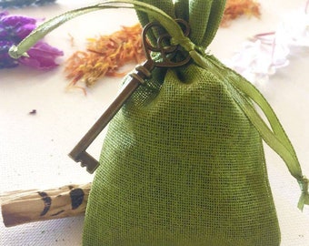 Custom Mojo Bag: Spell Sachet with Herbs & Crystal