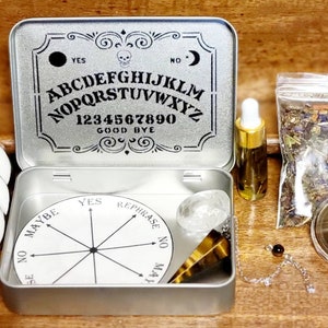 Kit de adivinación de bolsillo: péndulo de cristal, moneda de decisión, aceites y hierbas