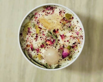 CANCER ZODIAC CANDLE with Rose Quartz and Citrine crystals,  Grapefruit and Peppermint Scented