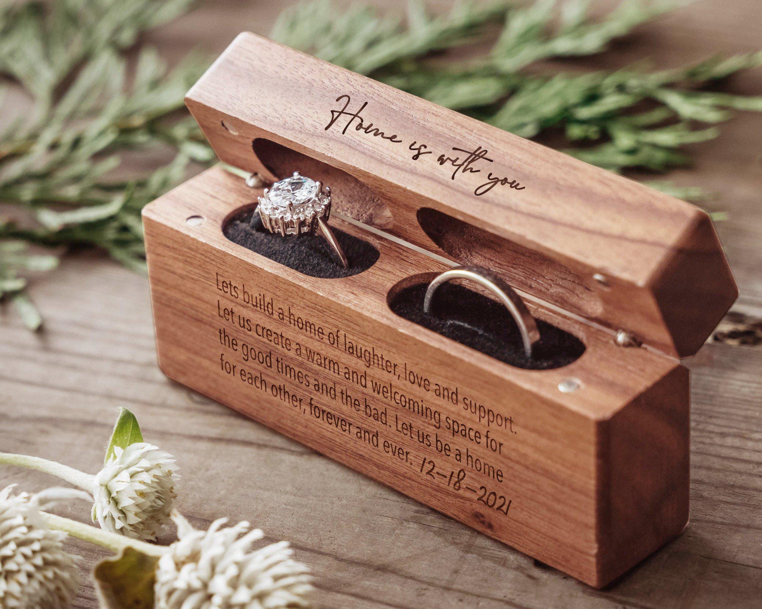 Estuche Para Anillos De Madera De Nogal Con Tapa Transparente - Caja Cuadrada Doble Para Pareja - Medida 5.5x5.5x4 Cm