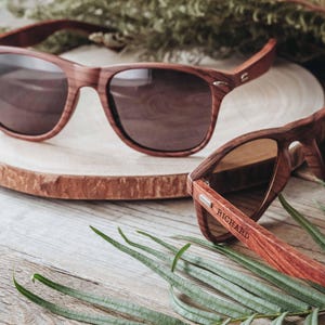 Personalisierte Sonnenbrille, Groomsmen Geschenke, Geschenk für Ihn, Sonnenbrillenbox mit Gravur Bild 10