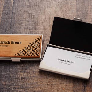 Porta-cartões de visita personalizado com seu logotipo, presente corporativo para colegas de trabalho, presente de Dia dos Pais para ele, presente personalizado, presente para funcionários<3D>