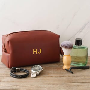 Borsa da toilette in pelle vegana, pochette per il trucco personalizzata, organizer da viaggio per il trucco personalizzato, regali personalizzati con incisione per lei, regalo per la festa del papà
