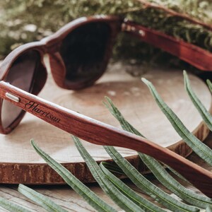 Presentes para padrinhos, óculos de sol de madeira personalizados para homens, lembrancinhas para despedida de solteiro, presente de casamento personalizado imagem 6