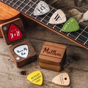 Custom Felt Guitar Picks with Wood Holder, Personalized Gifts for Husband, Christmas Gift for Him, Guitarist Gift for Dad,Ukulele pick&lt;W&gt;
