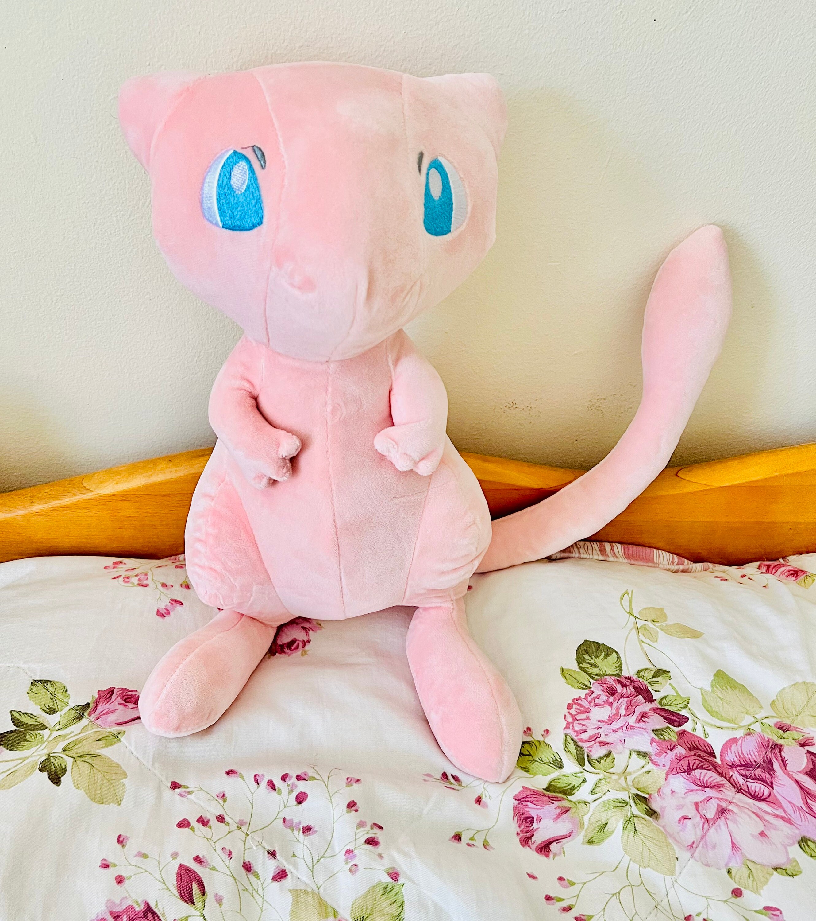 Pokémon Mew Plush Backpack - Pokemon Store