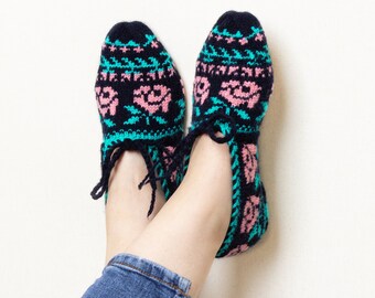 Knitted Slipper Socks: Rose Pattern Cozy Home Shoes (Size 6US-7.5EU)