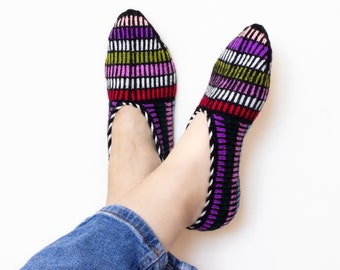 Colorful home slippers, Handmade winter socks, Ankle slippers. Size: 36eu-38eu. 23cm - 9 Inch