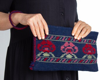 Handwoven Kilim Clutch Bag: Ethnic Wool Purse