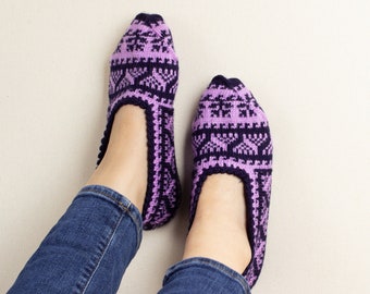 Foldable Slippers, Handcrafted women's slipper socks. Cozy house wear ankle slippers socks. Size: 6US-7.5US. 23 cm - 9 Inch