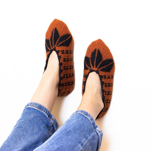 Knitting Indoor Soft Warm Plush Bedroom Booties, Crochet Knitted Breathable slippers. Size: 36eu-38eu. 23cm - 9 Inch