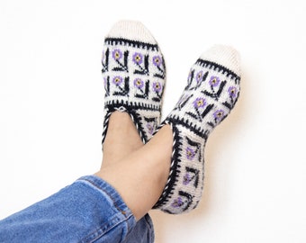 Purple Floral Knit Slippers: Women's House Shoes (Size 35eu-37.5eu)