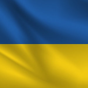 Peut inclure: Le drapeau de l'Ukraine, un bicolore horizontal avec une moitié supérieure bleue et une moitié inférieure jaune.