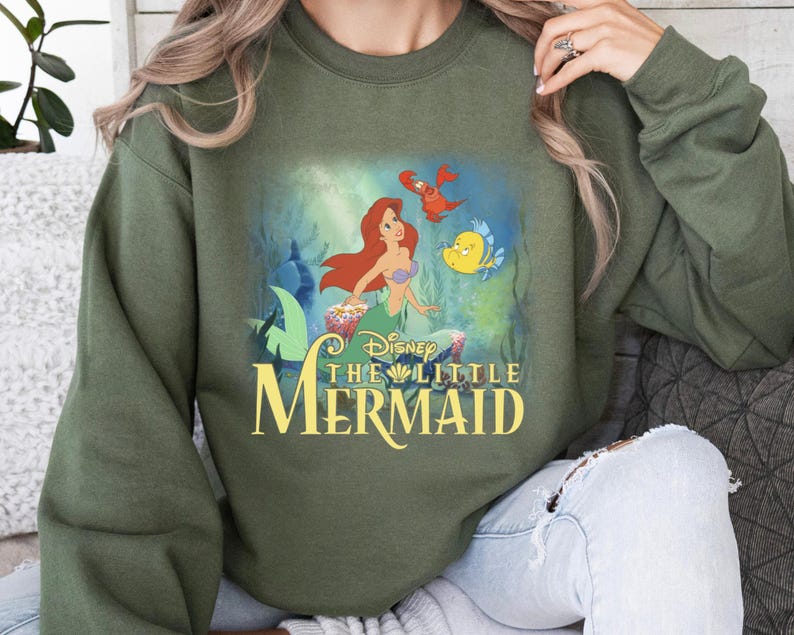 Camiseta vintage de La Sirenita, camiseta de Sirenas y sus amigos, camiseta de la princesa Ariel, vacaciones familiares en Disney, viaje a Disneyland. imagen 5