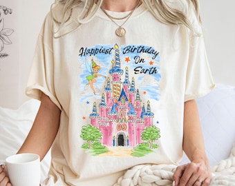 Camiseta personalizada de Campanilla "El cumpleaños más feliz del mundo", camiseta del Castillo Disney, camiseta de princesa de Disneyland WDW para niña de cumpleaños, viaje de chicas a Disney