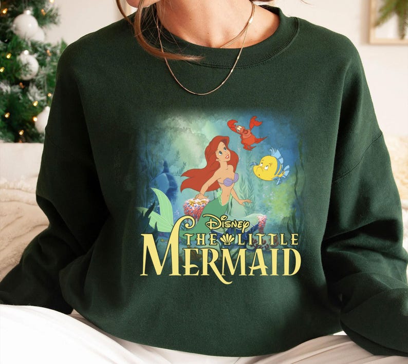 Camiseta vintage de La Sirenita, camiseta de Sirenas y sus amigos, camiseta de la princesa Ariel, vacaciones familiares en Disney, viaje a Disneyland. imagen 3