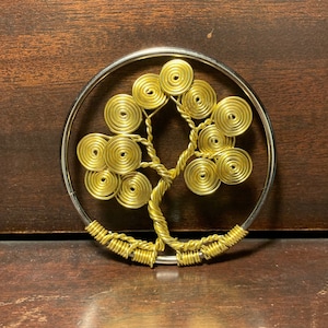Swirly Golden Leaf Tree
