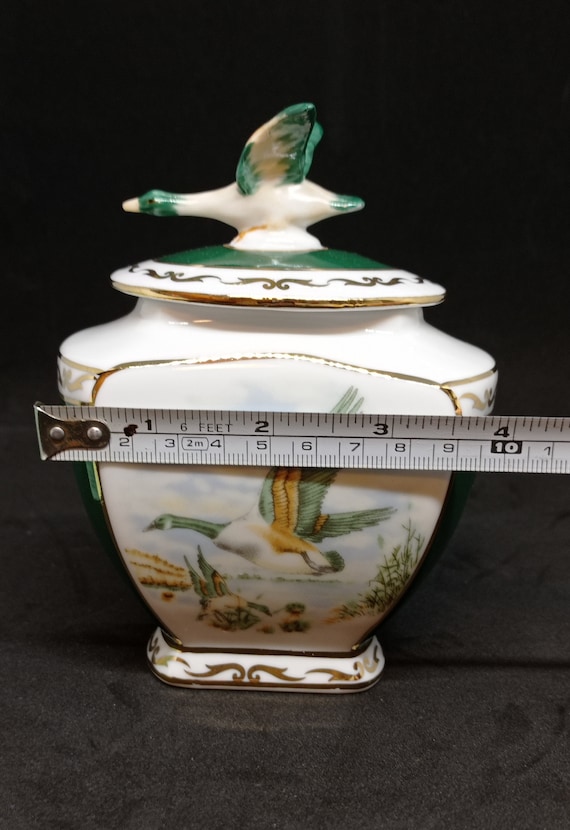 Vintage Feinstes PMI Porzellandose mit Deckel, Gänsemotiv-Porzellan-Zuckerbehälter, grüne Hauptdekorschüssel, Sammelbehälter