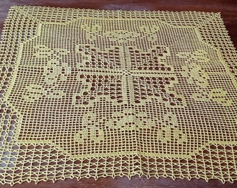 Crocheted Light Yellow Table Topper, Handmade Quadrangular Doily, Yellow Centrepiece, Original Table Decoration