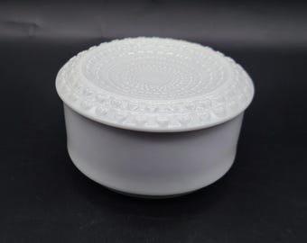 Vintage Bavaria Schumann Arzberg White Porcelain Trinket Box with Embossed Hearts – Made in Germany – Jewelry Holder, Keepsake Box