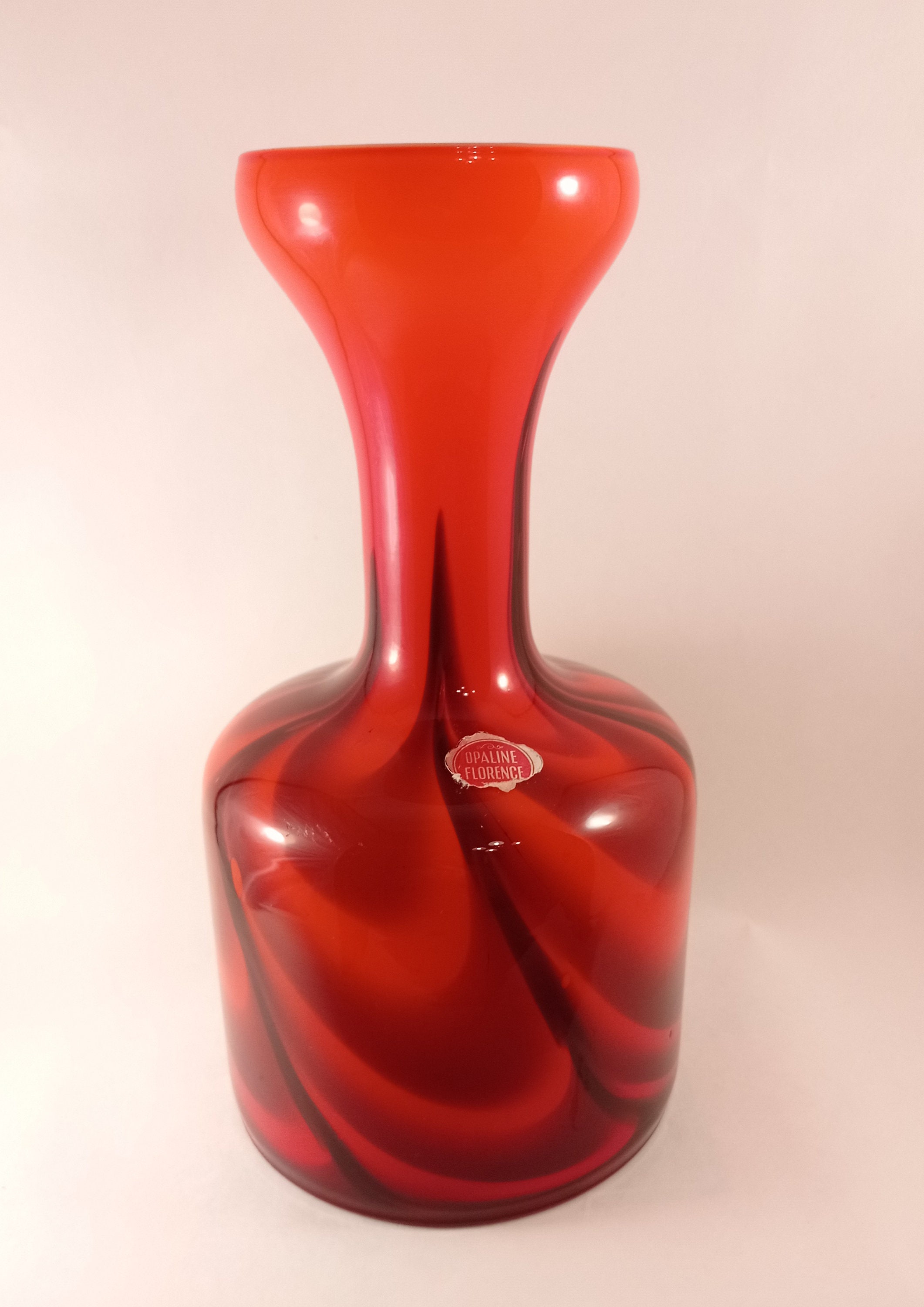 Ancien Vase En Verre Soufflé Opaline - Blanc Et Rouge - Années 1950 - Déco Vintage