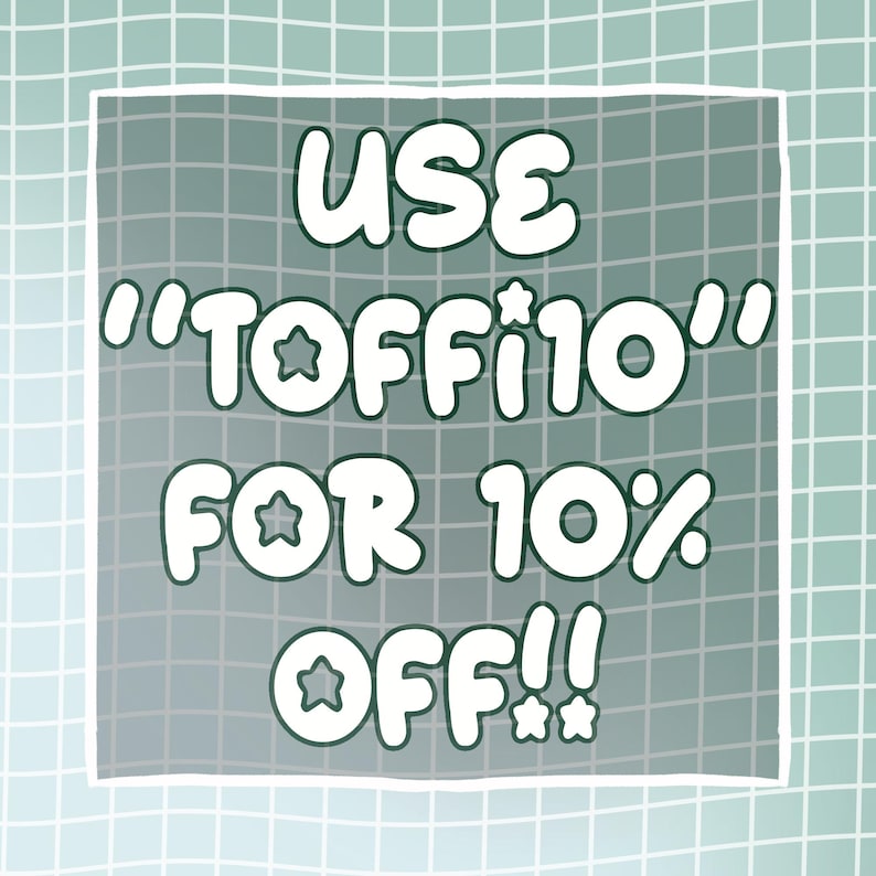K&ouml;nnte beinhalten: Wei&szlig;er Text auf einem gr&uuml;n-wei&szlig;en Gitterhintergrund. Der Text lautet "USE 'TOFFI10' FOR 10% OFF!" mit Sternen um den Text.