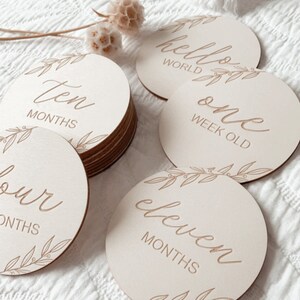 Wooden Milestone Discs | Baby Milestones | Newborn Milestones | Baby Shower Gift | Wooden Baby Props