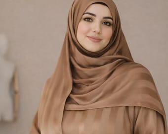 Luxury Dubai Silk Prayer Dress with Lace Sleeves