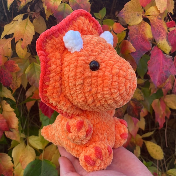 Triceratops gehäkelt / Crochet Triceratops  / Amigurimi