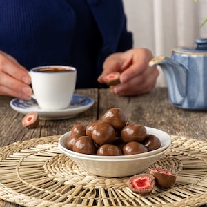Freeze Dried Strawberries with Milk Chocolate Dragee, Dried Fruit, Gourmet Gift, Premium Gift, Sweet, Snacks, Gourmet, 150g-5.29oz