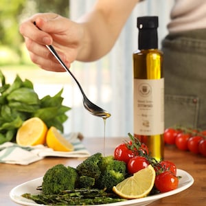 Organic Extra Virgin Olive Oil, Michelin-Star Extra Virgin Olive Oil, Naturel Oil, High Antioxidant, Dipping Olive Oil Gift, 8 fl oz-225 ml