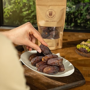 Medjoul Dates, Premium Gift, Natural Snack, High Quality Dates, Healthy Snack, Gift for Holiday, Snack, Sundried Dates, Jerusalem Dates
