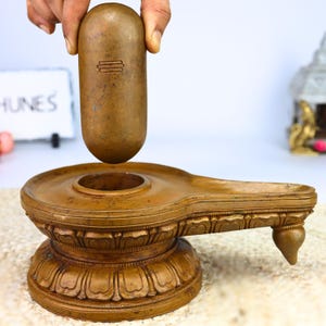Shiva Lingam de bronce hecho a mano: Panchadhatu Pooja Shivling, 7 pulgadas