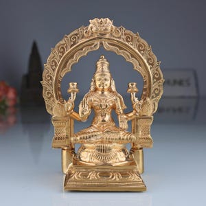 Bronze Lakshmi Idol: Handcrafted South Indian Panchaloha Statue