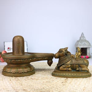 Shiva Lingam de bronce hecho a mano con Nandhi: decoración hindú Pooja