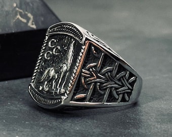 Wolf and Moon Ring: Sterling Silver Handmade - Celestial Detail