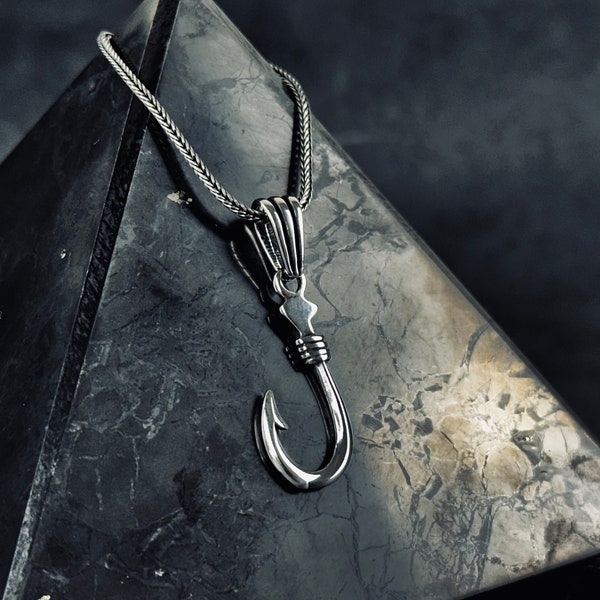 Silver Necklace with Unique Fishing Hook Pendant, Perfect Accessory for Fishing Enthusiasts, Ideal Father's Day Gift