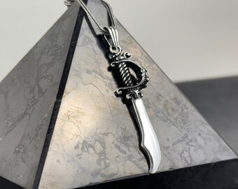 Naszyjnik z mieczem: Srebro próby 925 w stylu wikingów i Spartan