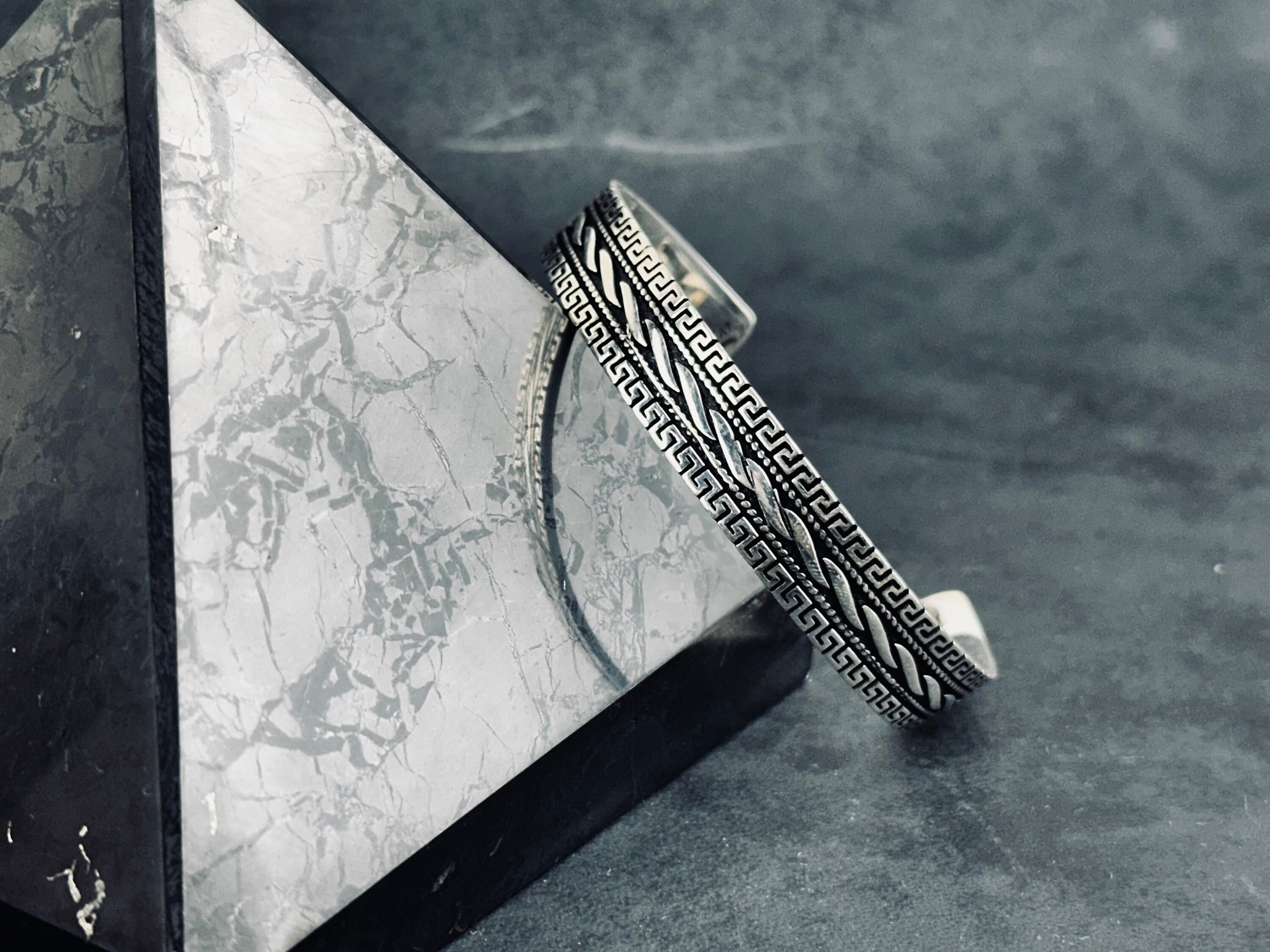 Robert Lee morris スターリングシルバーのカフブレスレット Robert Lee morris スターリングシルバーのカフブレスレット ロバート