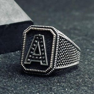 Anillo con monograma personalizado – Anillo con sello de plata de ley 925k – Anillo con inicial personalizado para hombre y mujer – Regalo grabado – Joyería para el Día del Padre