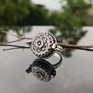 Solid Silver Poisoner Box Ring, Handmade 925 Sterling Silver Secret Compartment Solid Vintage Locket Antique Pill Box Ring Gift For Her