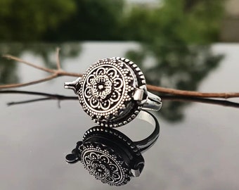 Solid Silver Poisoner Box Ring, Handmade 925 Sterling Silver Secret Compartment Solid Vintage Locket Antique Pill Box Ring Gift For Her