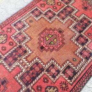 Tapete persa vermelho feito à mão: Tapete oriental antigo (8,6 x 1,9 m) Tapete afegão - Tapete persa vintage - Tapete de área Tapete feito à mão Tapete antigo