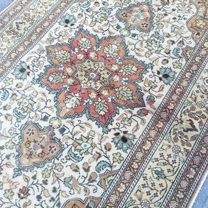 Persian Rug - Turkish Rug - Vintage Oushak Area Rug: 3.9x6.3 Ft, Handwoven Wool Oriental Rug - Antique Old Rug - Geomatric Medallion Rug