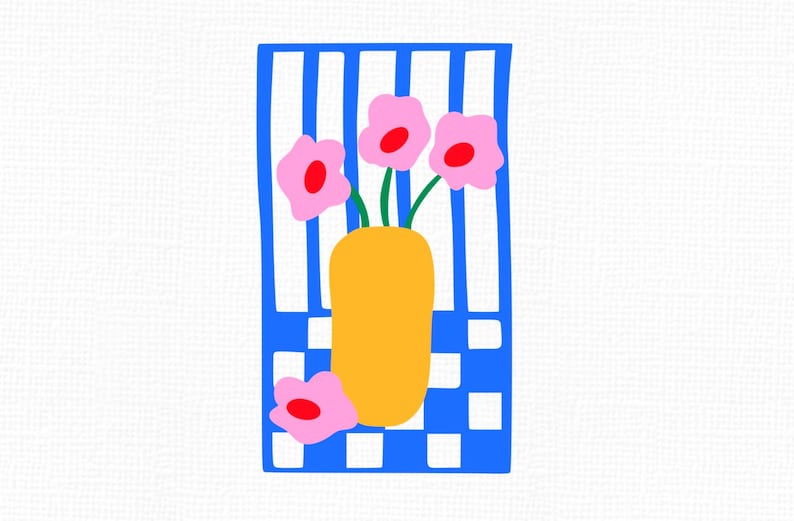 Puede incluir: Ilustraci&oacute;n digital de un jarr&oacute;n amarillo con flores rosas y centros rojos. El jarr&oacute;n se encuentra sobre un fondo a cuadros y a rayas azules y blancas. Dos flores adicionales est&aacute;n dispersas debajo.