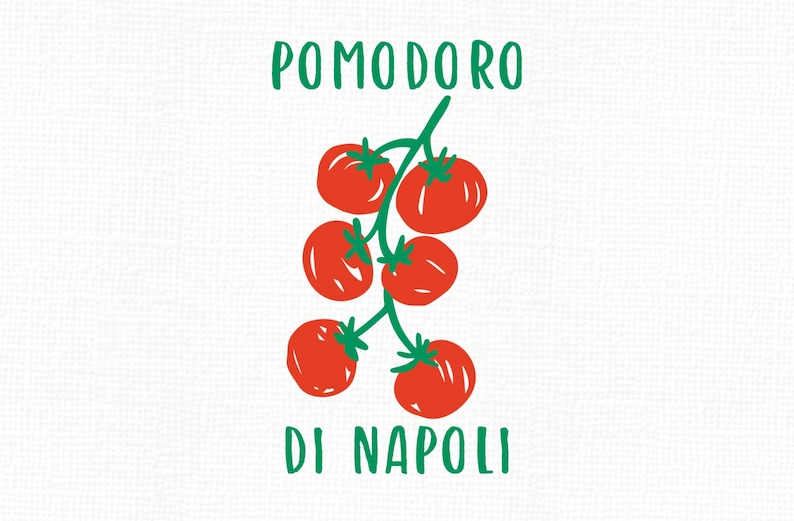 Puede incluir: Ilustraci&oacute;n de seis tomates rojos en un tallo verde, con la inscripci&oacute;n "POMODORO DI NAPOLI" en verde. El dise&ntilde;o est&aacute; sobre un fondo blanco texturizado, evocando un tema culinario italiano fresco.