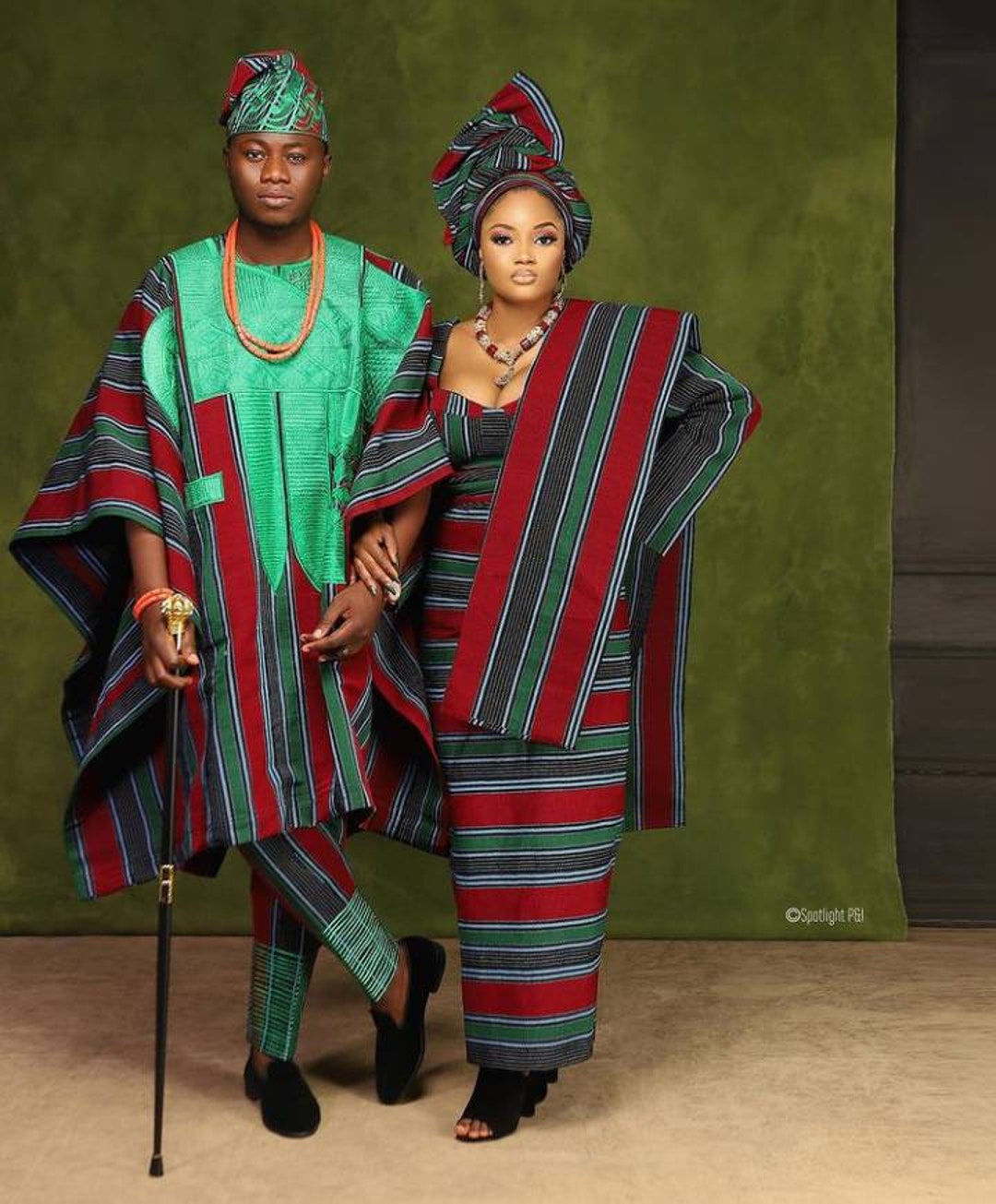 Makkelijker maken venster organiseren Nigeriaanse traditionele kleding voor koppels. Afrikaanse - Etsy België Makkelijker maken venster organiseren Nigeriaanse traditionele kleding voor koppels. Afrikaanse - Etsy België