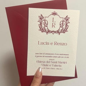 Partecipazione ROYAL RED, partecipazione nozze con busta rosso intenso, carta martellata, ceralacca