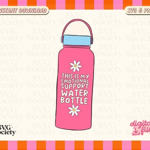 Op de afbeelding: Roze waterfles met een wit madeliefje ontwerp en de tekst "This is my emotional support water bottle".